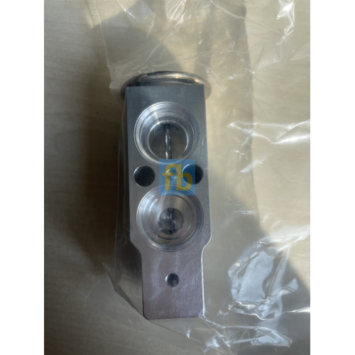 Клапан кондиціонера трактор Case 82002793